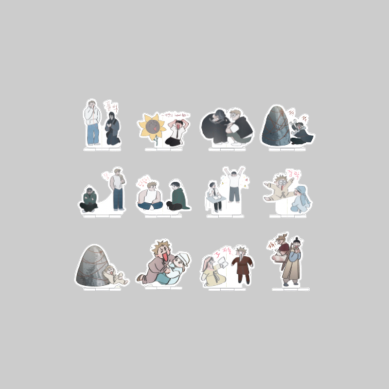Created for the Red Thread Quest Pop-Up Store, this collectible mini stand features exclusive SD (Super Deformed) character artwork inspired by the series.