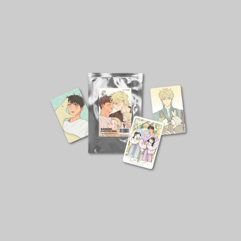 Add a special collectible to your The Sacred Serpent's Seduction collection with the Photocard (Random) from the Fantazit collaboration.