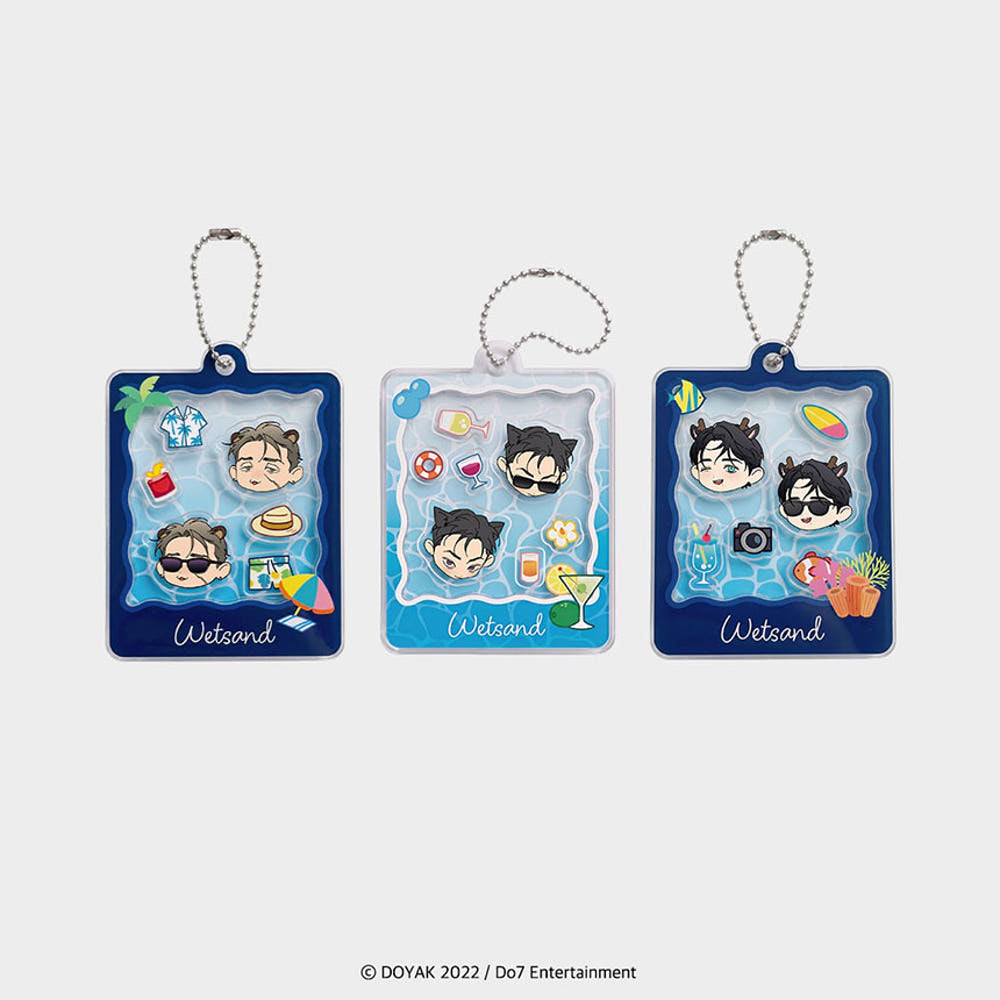 Inspired by the popular manhwa series, this collectible acrylic shaker features exclusive character artwork with movable decorative pieces sealed inside, creating a fun shaking effect.