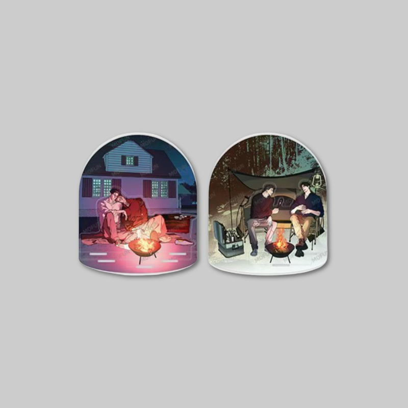 Bring the world of Wet Sand to your collection with the Acrylic Diorama Stand from the Wet Sand x Mofun collaboration.
