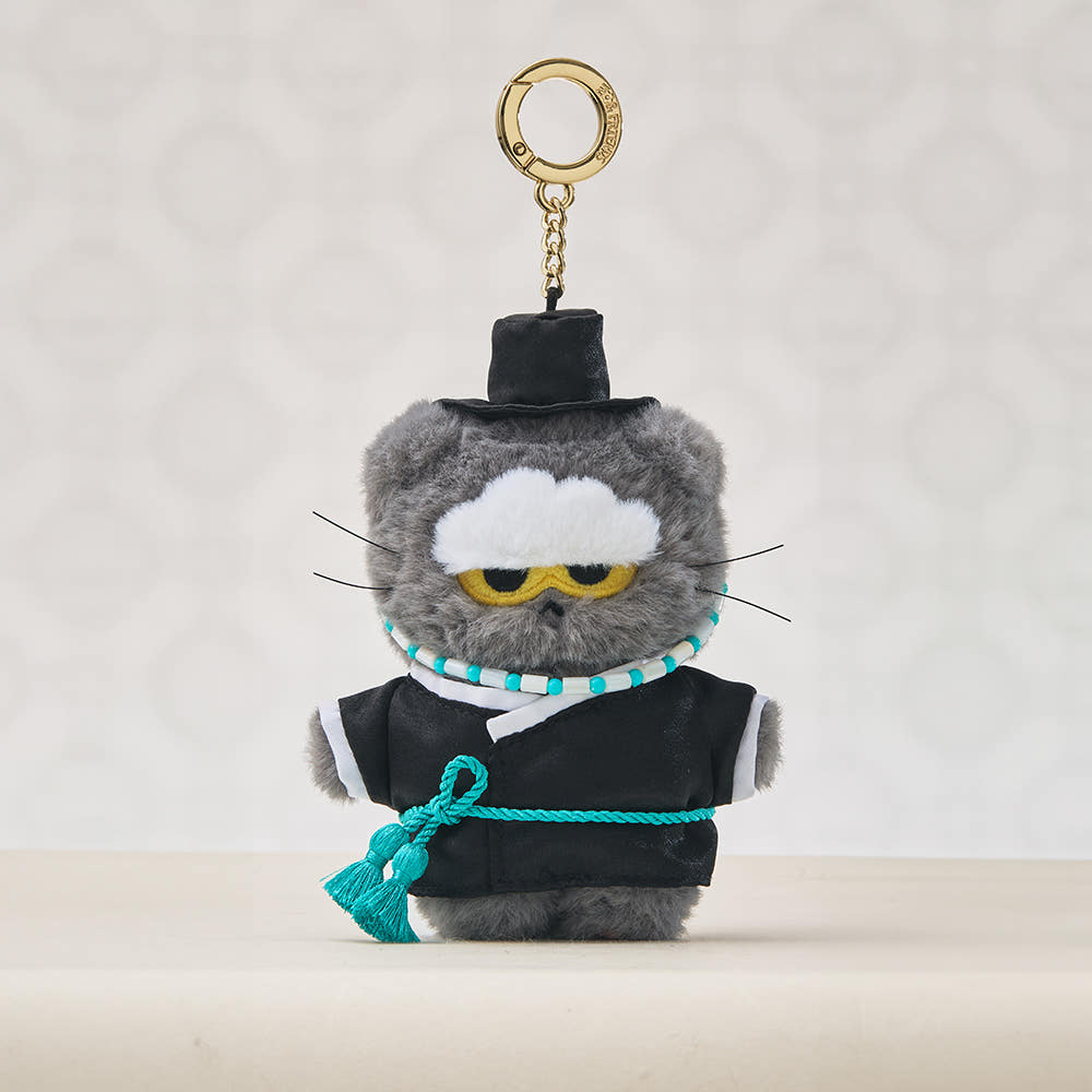 This adorable doll keyring features a miniature version of a beloved Zo & Friends character from the K-Edition collection.