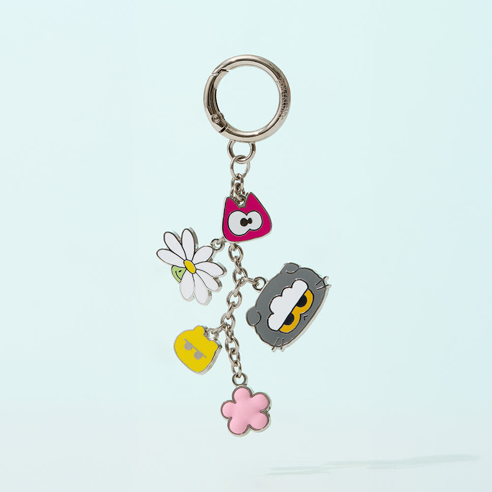 Part of the official Signature collection, this collectible metal keyring features a durable design with charming ZO&FRIENDS-inspired artwork.
