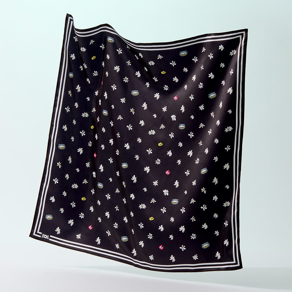 Featuring the adorable charm of ZO&amp;FRIENDS, this official signature scarf is a fashionable accessory designed to keep you comfortable while showcasing your favorite characters.