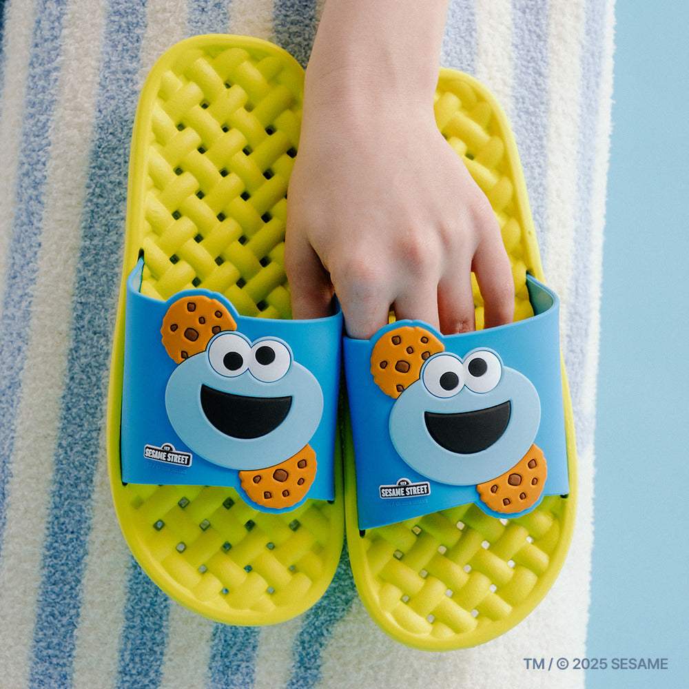 Sesame Street Spa Day - Cookie Monster Bathroom Slippers - Marpple Shop - bathroom slippers - Harumio