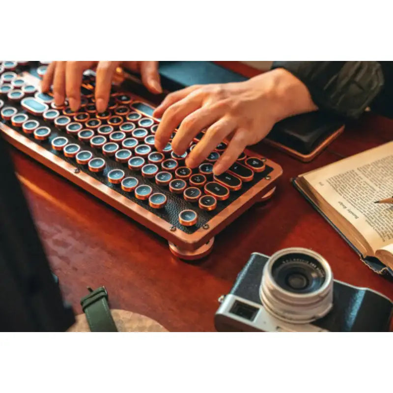 Wadiz x AZIO - Retro Classic Keyboard - Wadiz x AZIO - Home & Living, Accessories - Harumio