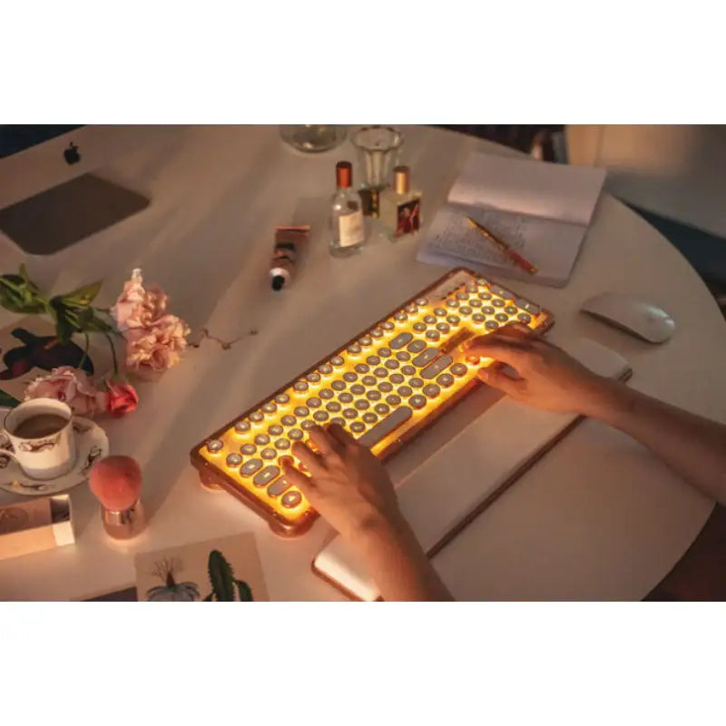 Wadiz x AZIO - Retro Classic Keyboard - Wadiz x AZIO - Home & Living, Accessories - Harumio