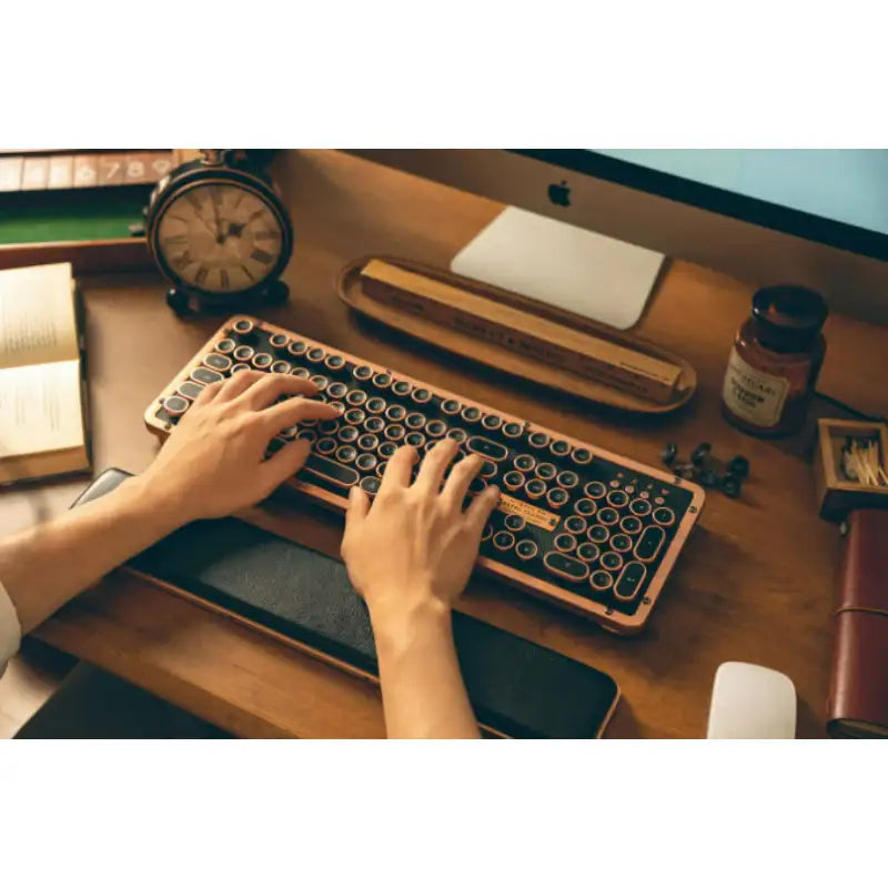 Wadiz x AZIO - Retro Classic Keyboard - Wadiz x AZIO - Home & Living, Accessories - Harumio
