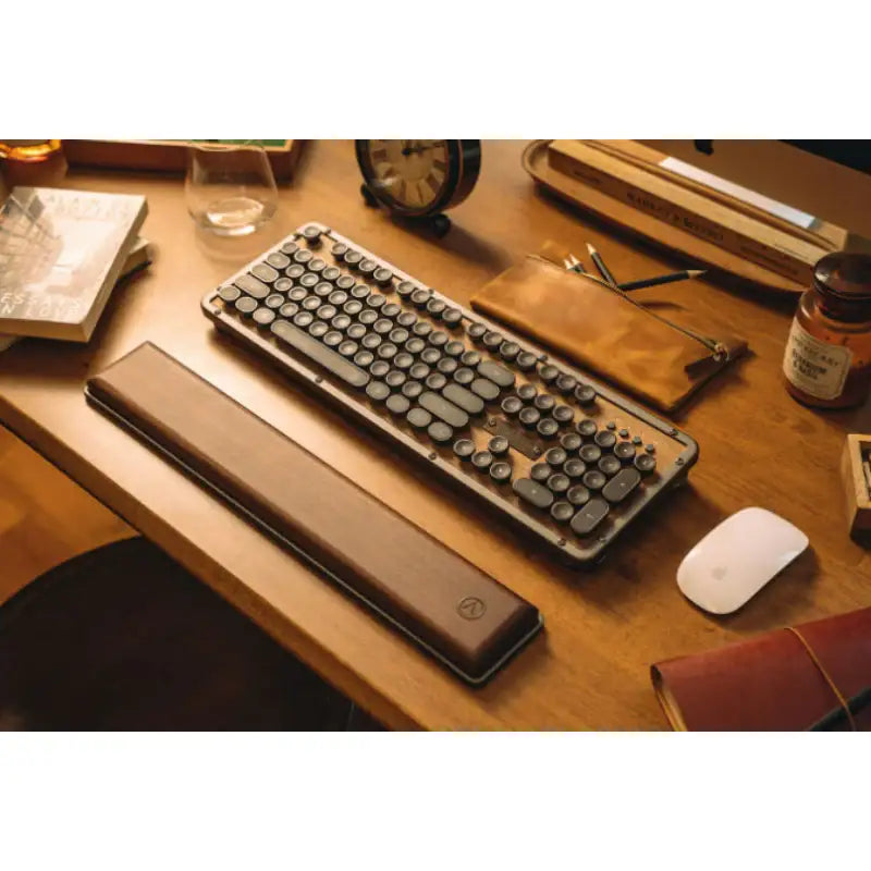 Wadiz x AZIO - Retro Classic Keyboard - Wadiz x AZIO - Home & Living, Accessories - Harumio