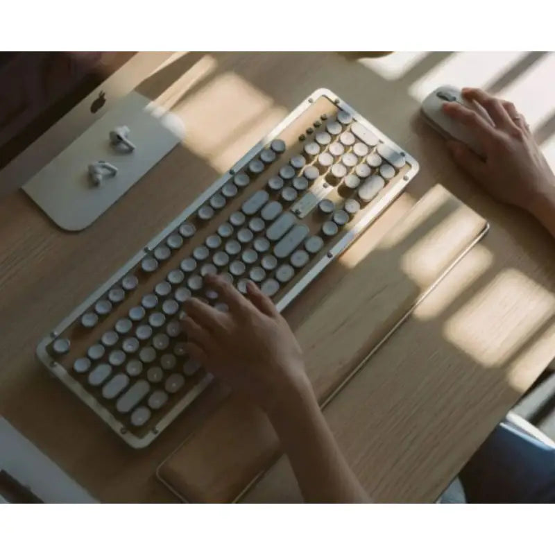 Wadiz x AZIO - Retro Classic Keyboard - Wadiz x AZIO - Home & Living, Accessories - Harumio