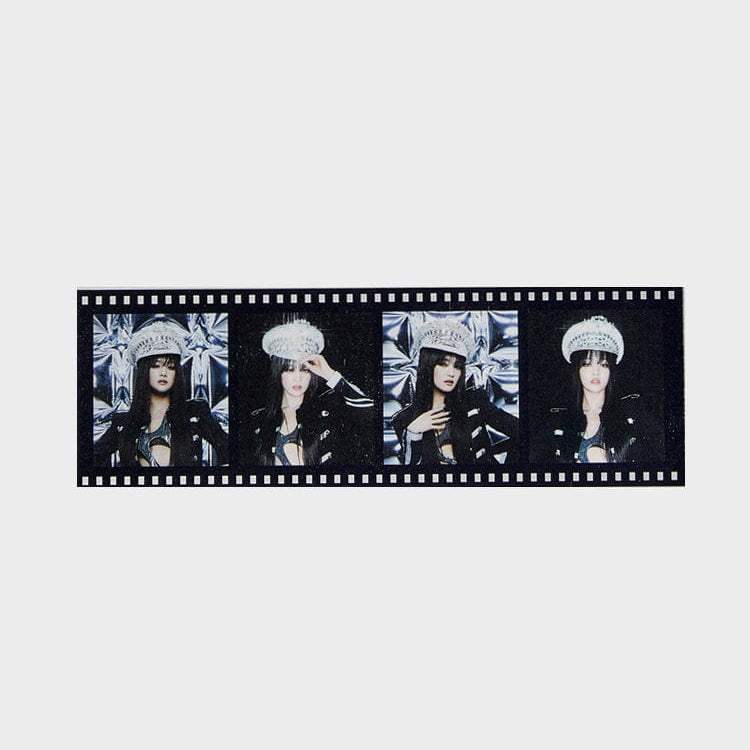 (G)I-DLE - 4-Cut Photocard - Line Friends Square - Photocard - Harumio