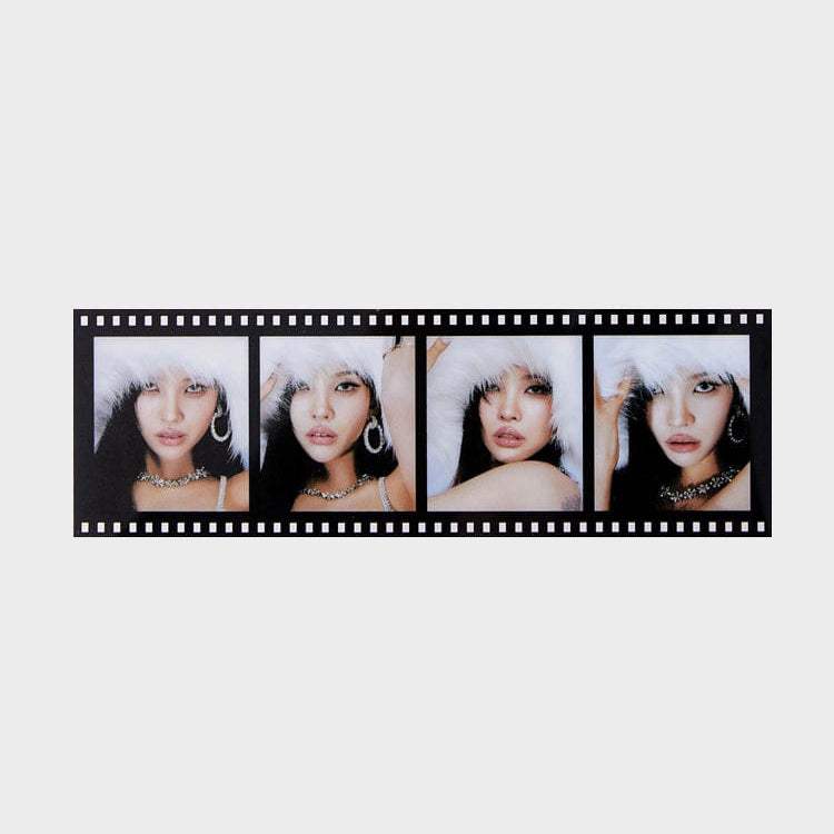 (G)I-DLE - 4-Cut Photocard - Line Friends Square - Photocard - Harumio