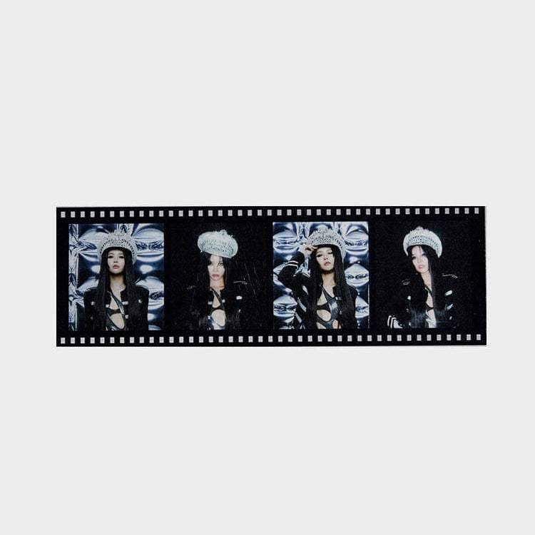 (G)I-DLE - 4-Cut Photocard - Line Friends Square - Photocard - Harumio