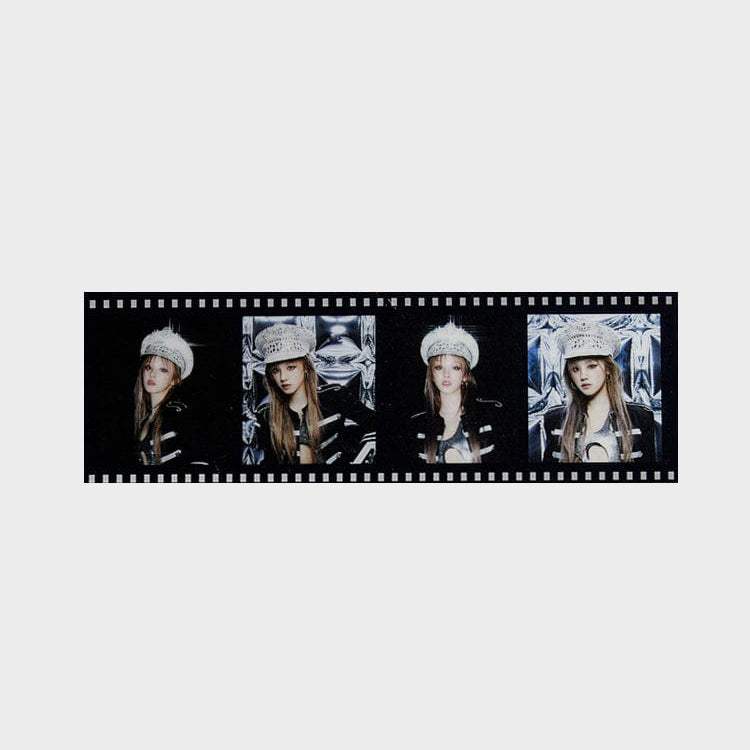 (G)I-DLE - 4-Cut Photocard - Line Friends Square - Photocard - Harumio