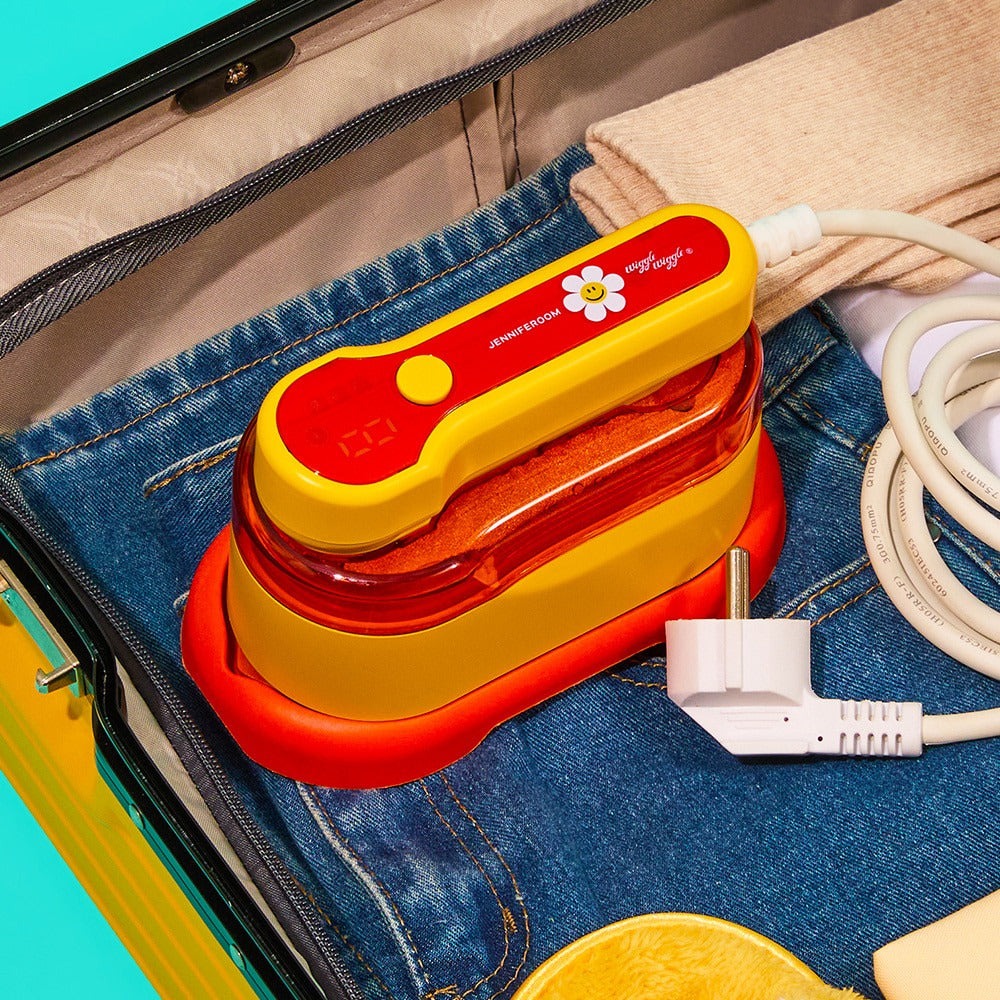 JENNIFEROOM X Wiggle Wiggle - Handy Steam Iron