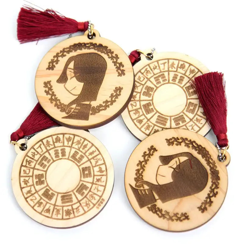 Unwind - Wooden Amulet Keychain - Webtoon Shop - Keychains - Harumio