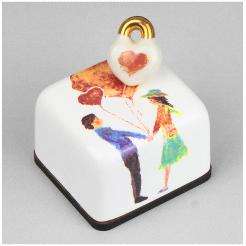 HK Studio - Moony Ceramic Heart Couple Musical Paperweight