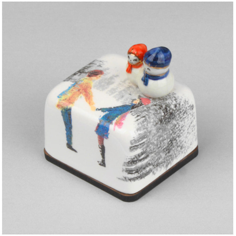 HK Studio - Moony Ceramic Winter Couple Musical Paperweight - HK Studio - Music Box - Harumio