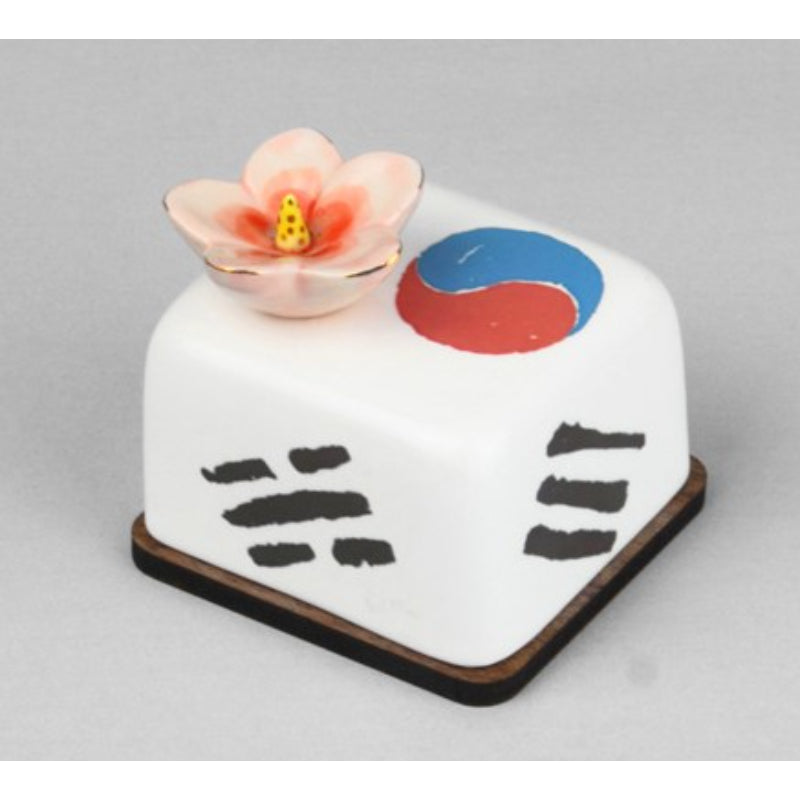 HK Studio - Moony Ceramic Flag of South Korea Musical Paperweight