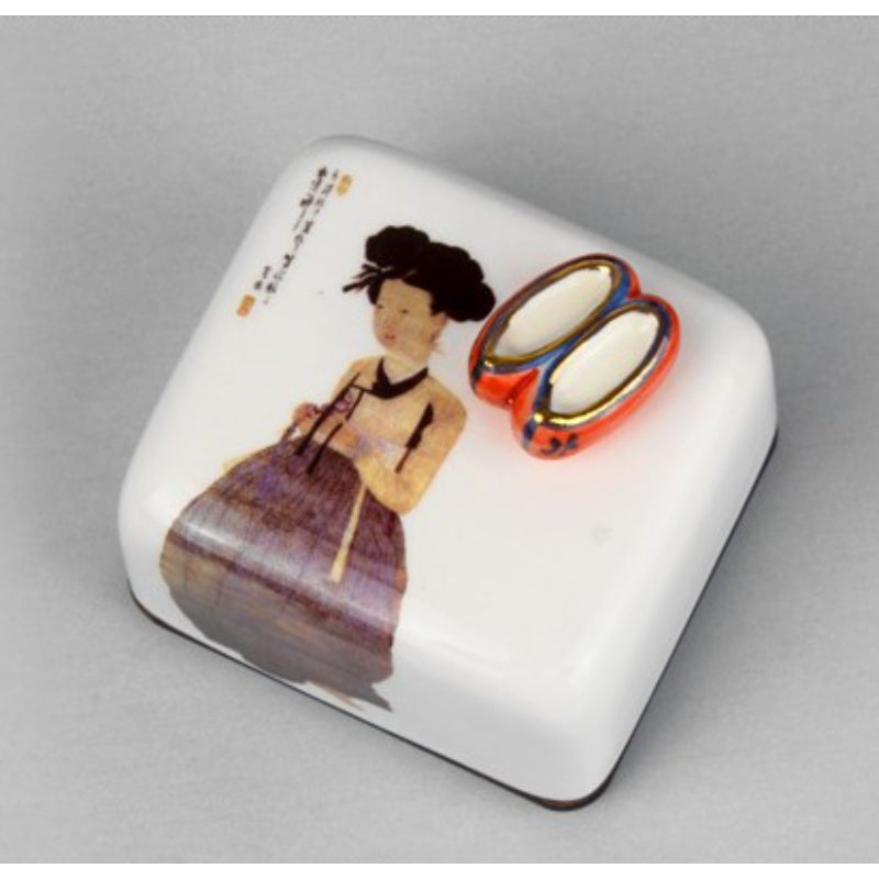 HK Studio - Moony Ceramic A Beautiful Woman Musical Paperweight