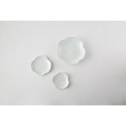 Chaora - Embossed Lily Plate - Chaora - Tableware - Harumio