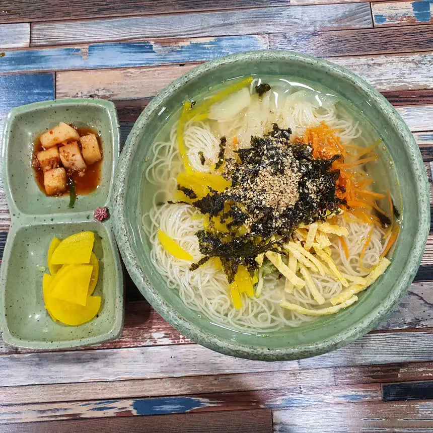 Bosan Pottery - Bone White Porcelain Noodle Bowl - Bosan Pottery - Home & Living, Accessories - Harumio