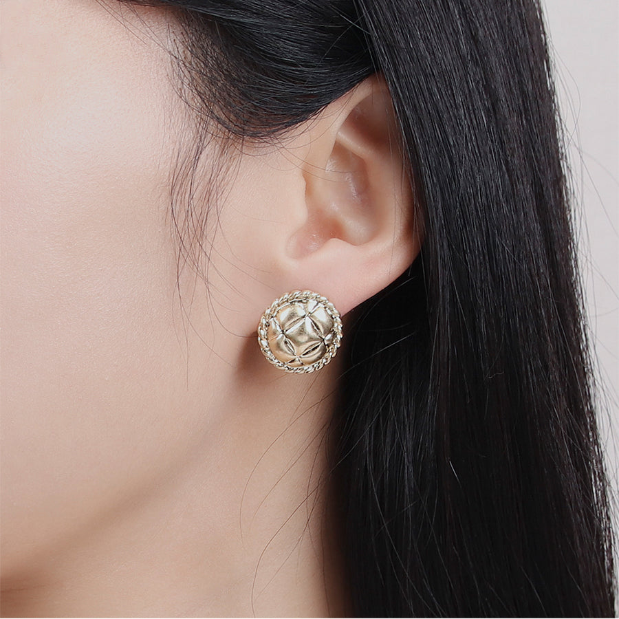 CLUE - Round Embossed Fashion Earrings