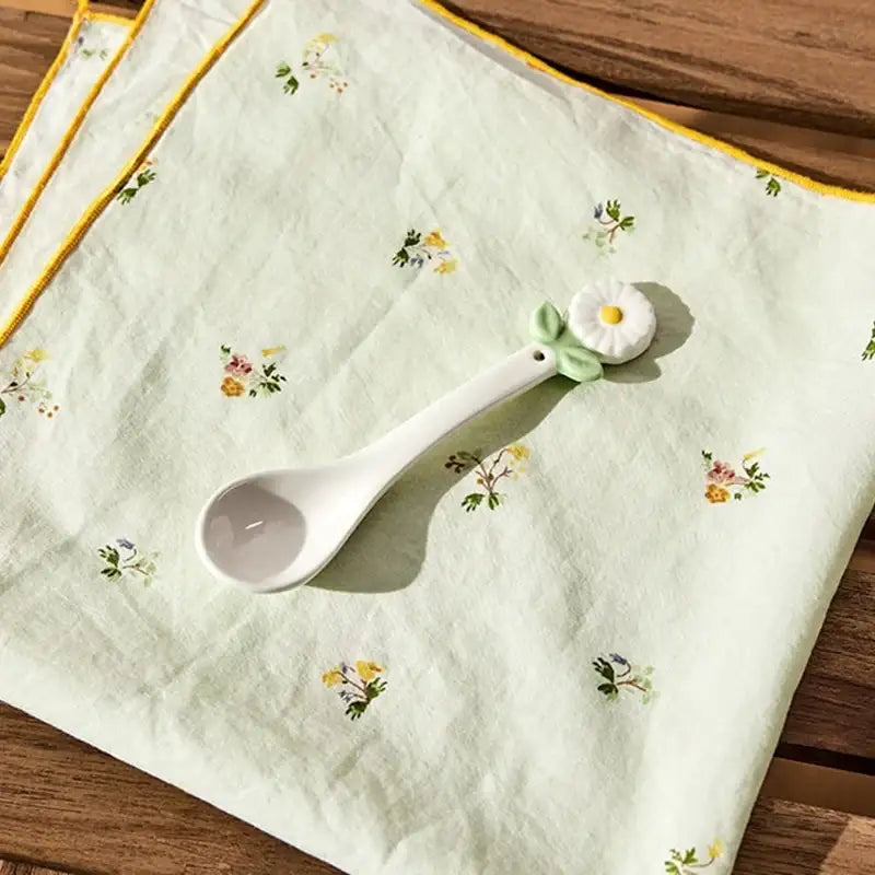 Korean Picnic Day - Daisy Spoon - Modern House - Kitchenware - Harumio