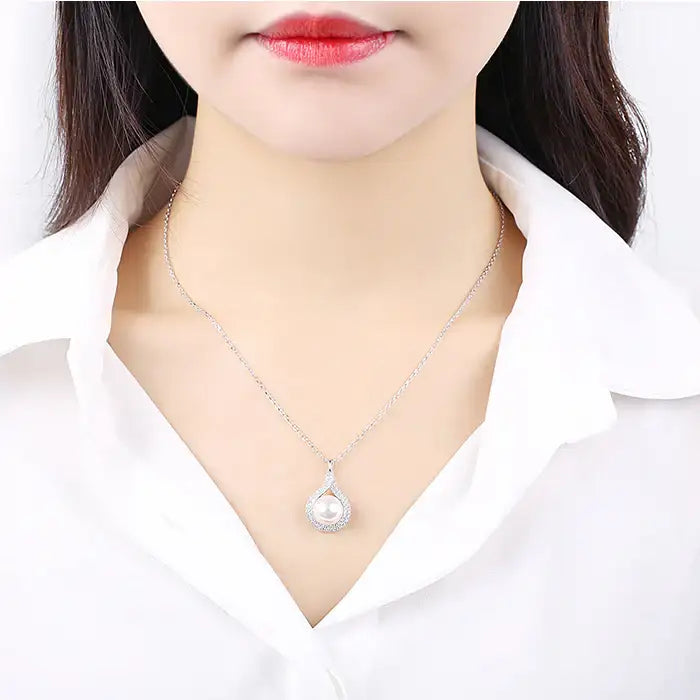 CLUE - Bold Pearl White Silver Necklace - CLUE - Jewelry - Harumio
