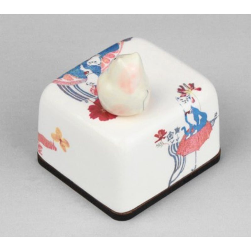 HK Studio - Moony Ceramic Cat Musical Paperweight