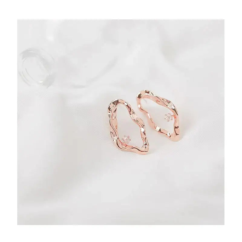 CLUE - Alli Wave Oval Cubic Silver Earring - CLUE - Jewelry - Harumio
