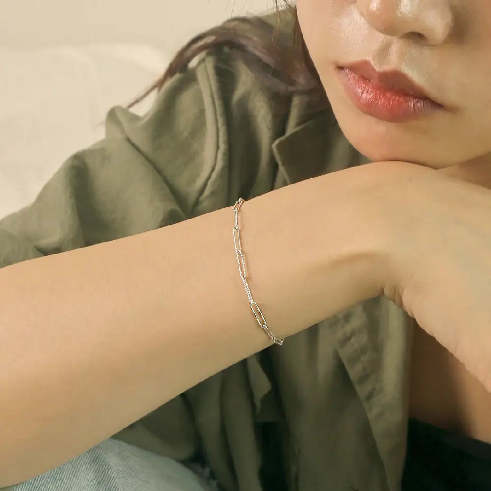 CLUE - Basic Clip Chain Silver Bracelet - CLUE - Jewelry - Harumio