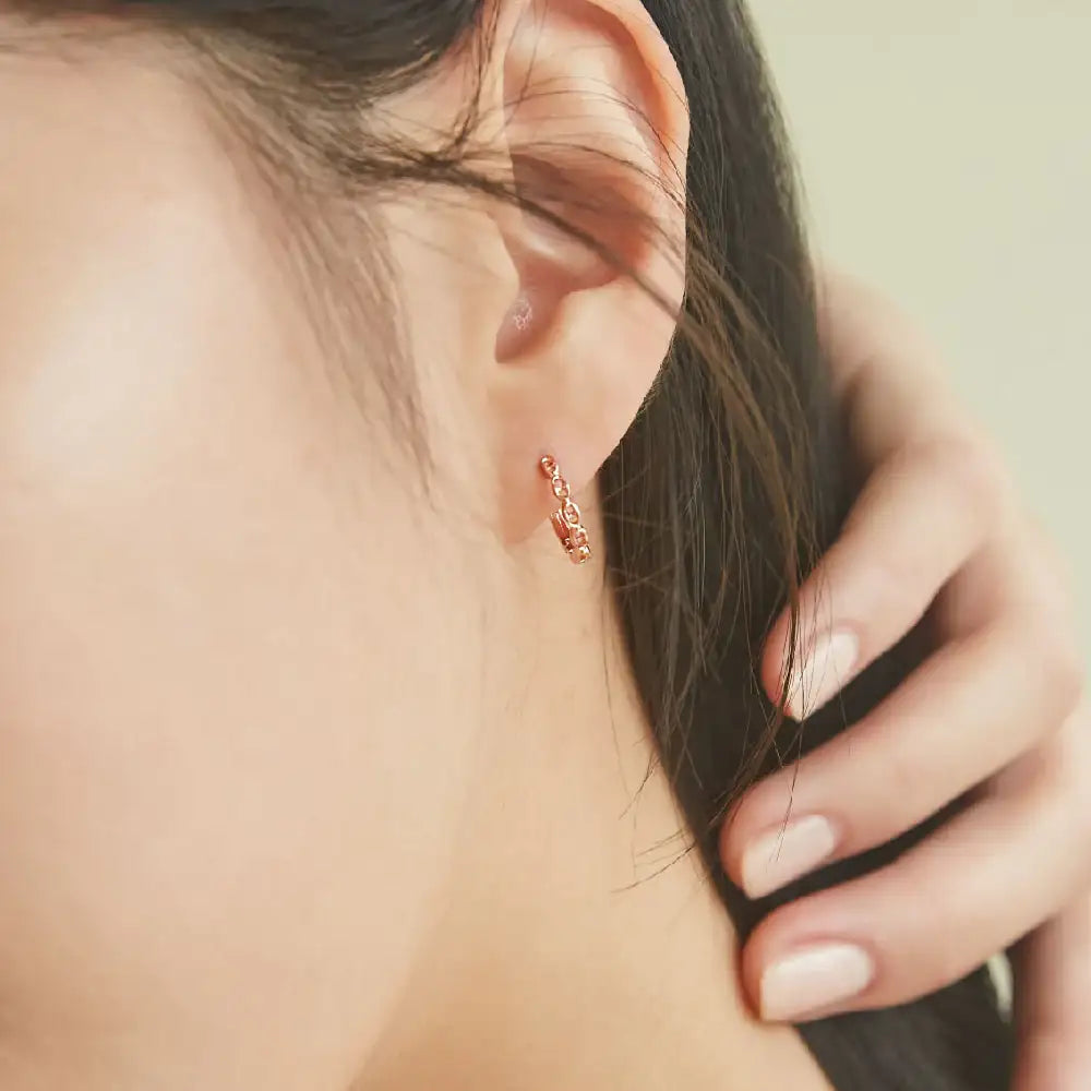CLUE - Collection Iconic C Link One Touch Earrings - CLUE - Jewelry - Harumio