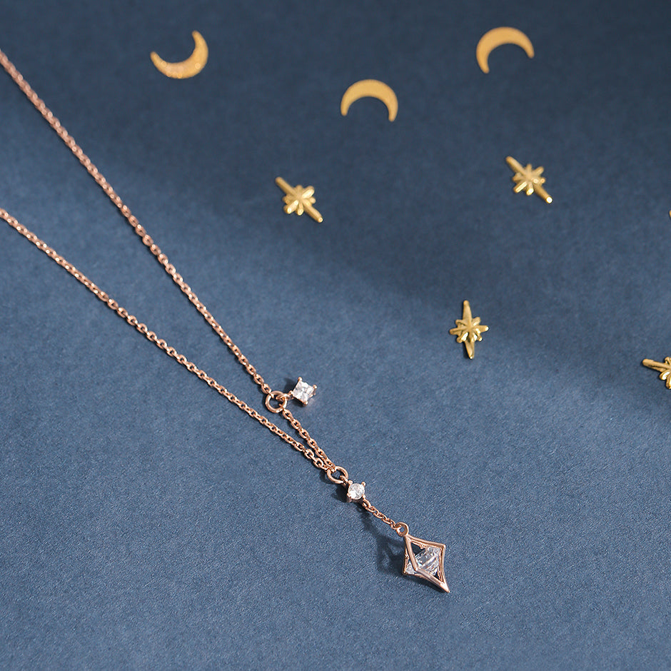 CLUE - Starry Sky Sculpture Moonlight Silver Necklace