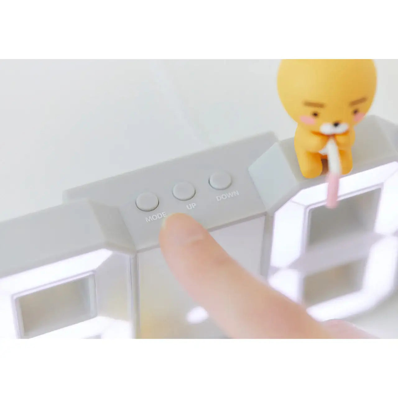 Kakao Friends - Ryan & Choonsik LED Clock - Kakao Friends - Home & Living, Accessories - Harumio