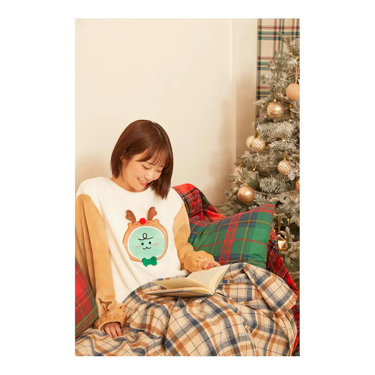 Kakao Friends - Jordy Christmas Sleeping Sweatshirt - Kakao Friends - Clothing - Harumio
