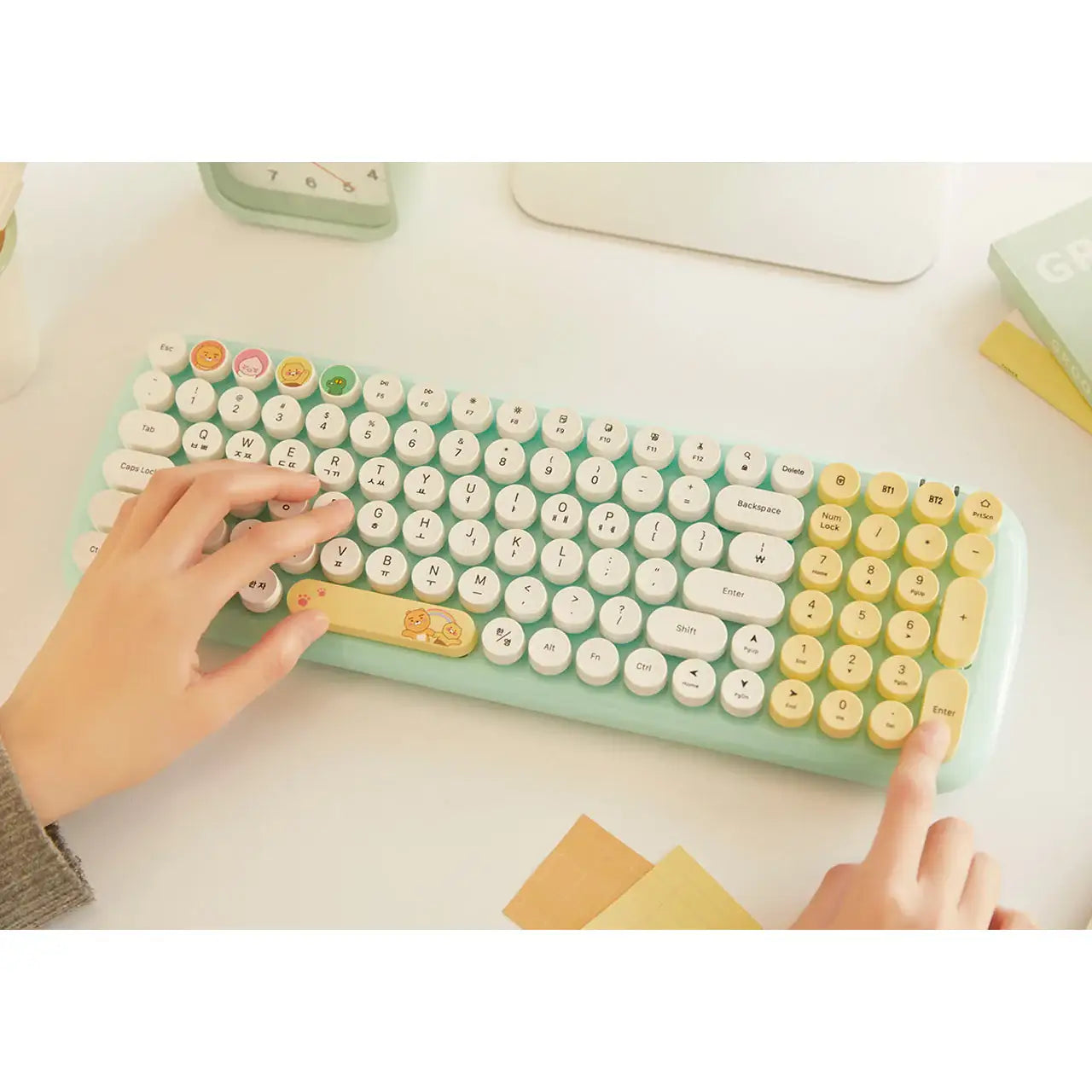 Kakao Friends - Multi-Pairing Retro Keyboard - Kakao Friends - Keyboard - Harumio