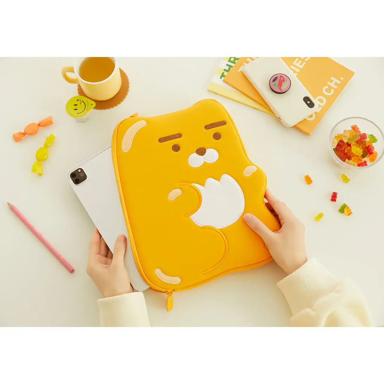 【KAKAO FRIENDS】Ryan★Jelly Pad Pouch [12inch] KAKAO FRIENDS] - Jelly Pad Pouch Ryan OFFICIAL MD – HISWAN