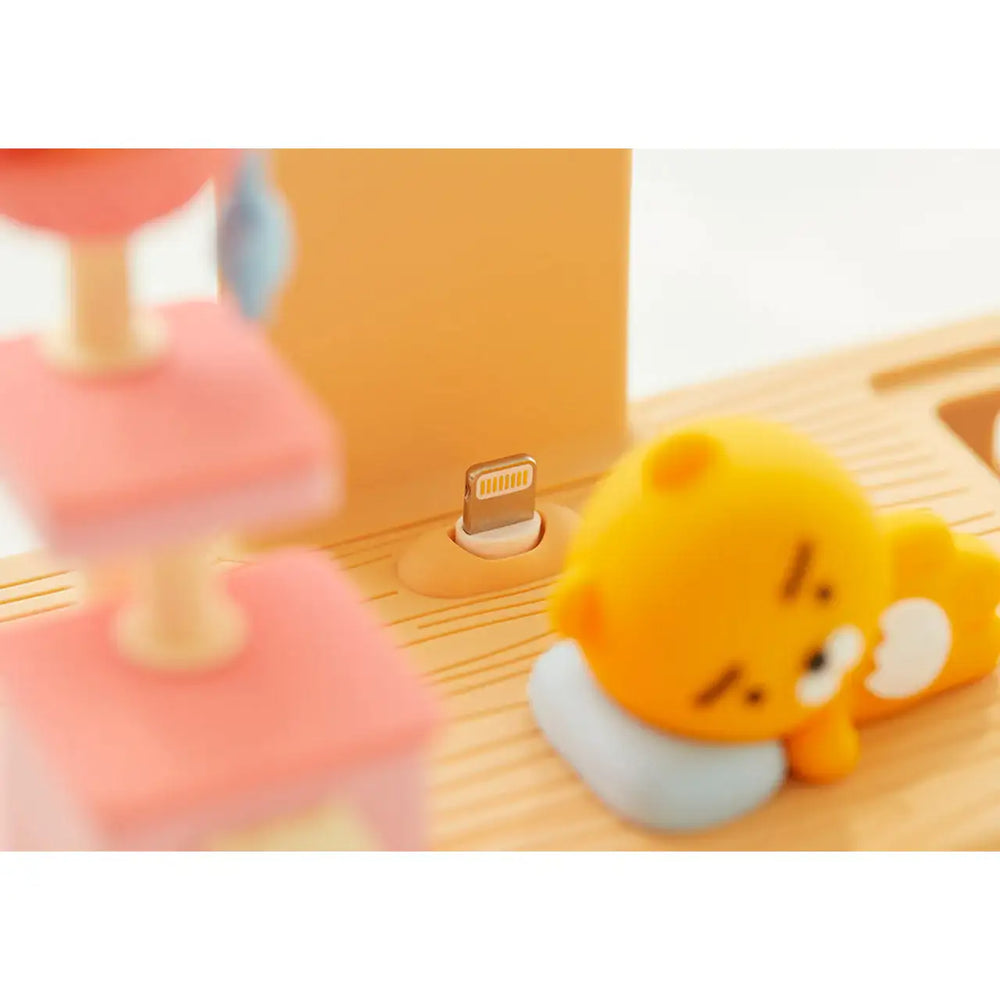 Kakao Friends - Ryan & Choonsik Triple Apple Charging Stand