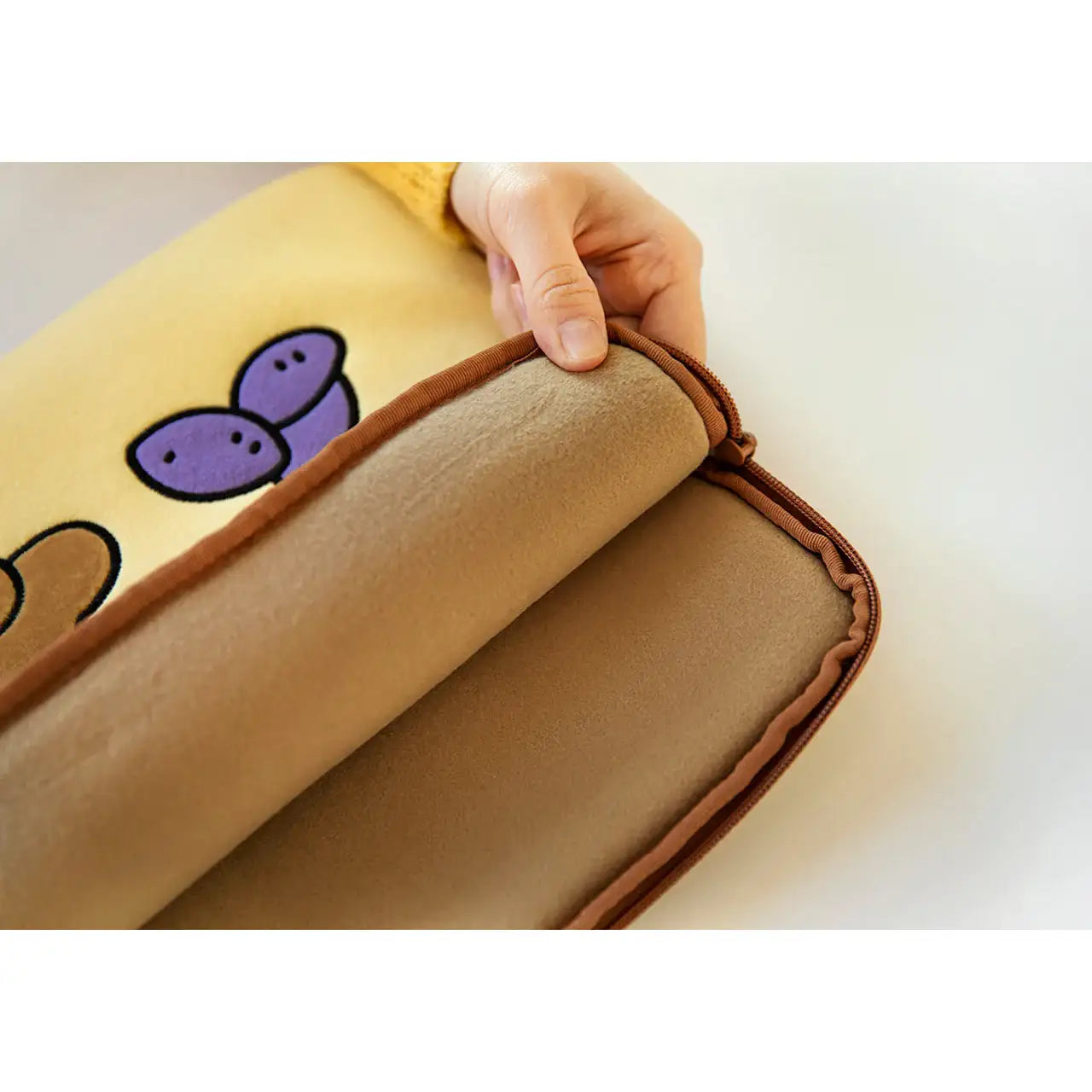 Kakao Friends - Choonsik Sweet Potato Laptop Pouch (13") - Kakao Friends - Home & Living, Accessories - Harumio