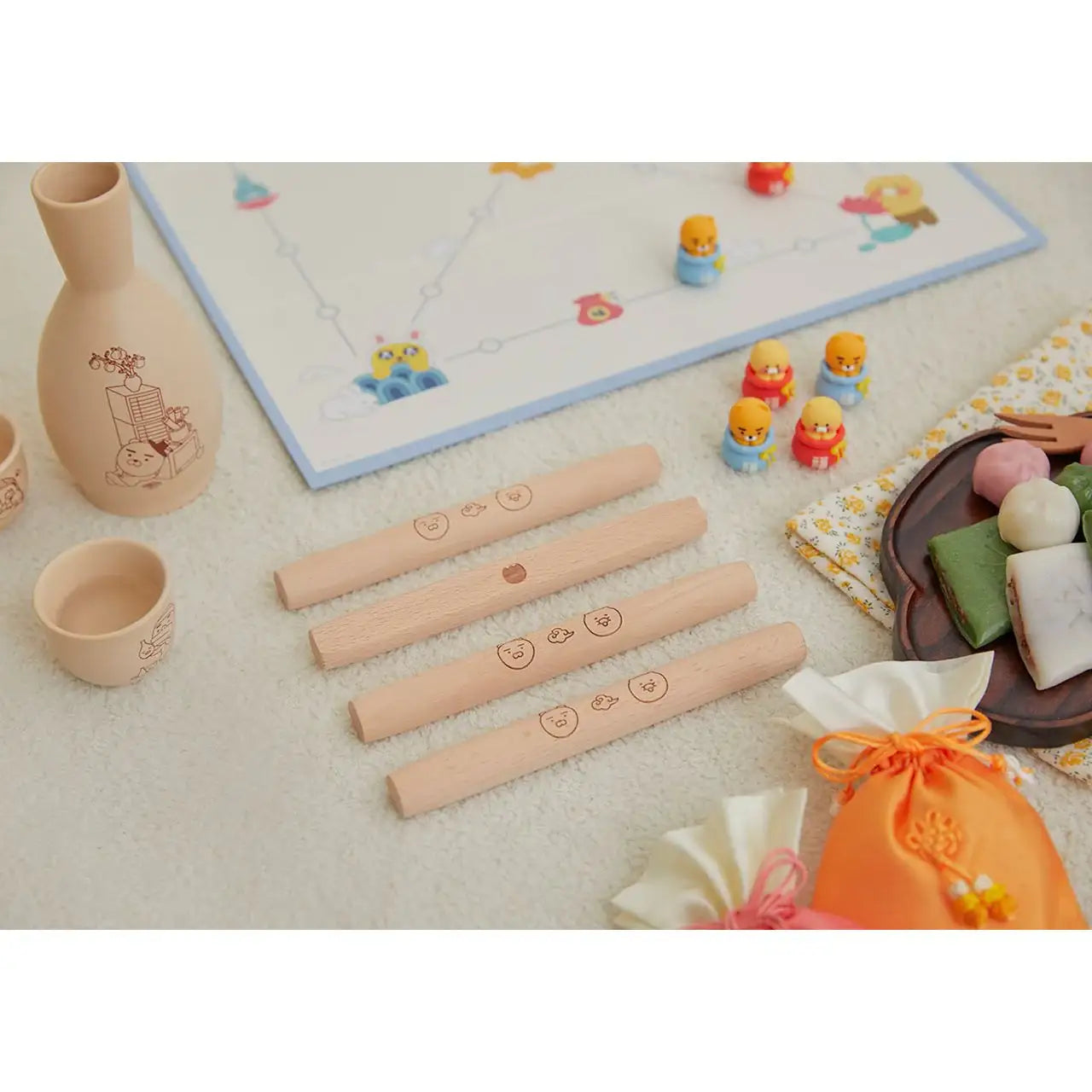 Kakao Friends - Ryan & Choonsik Yut Nori Game - Kakao Friends - Home & Living, Accessories - Harumio