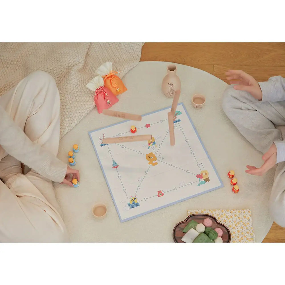 Kakao Friends - Ryan & Choonsik Yut Nori Game - Kakao Friends - Home & Living, Accessories - Harumio