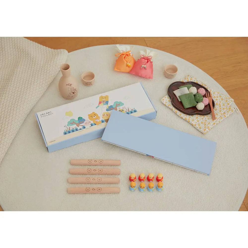 Kakao Friends - Ryan & Choonsik Yut Nori Game - Kakao Friends - Home & Living, Accessories - Harumio