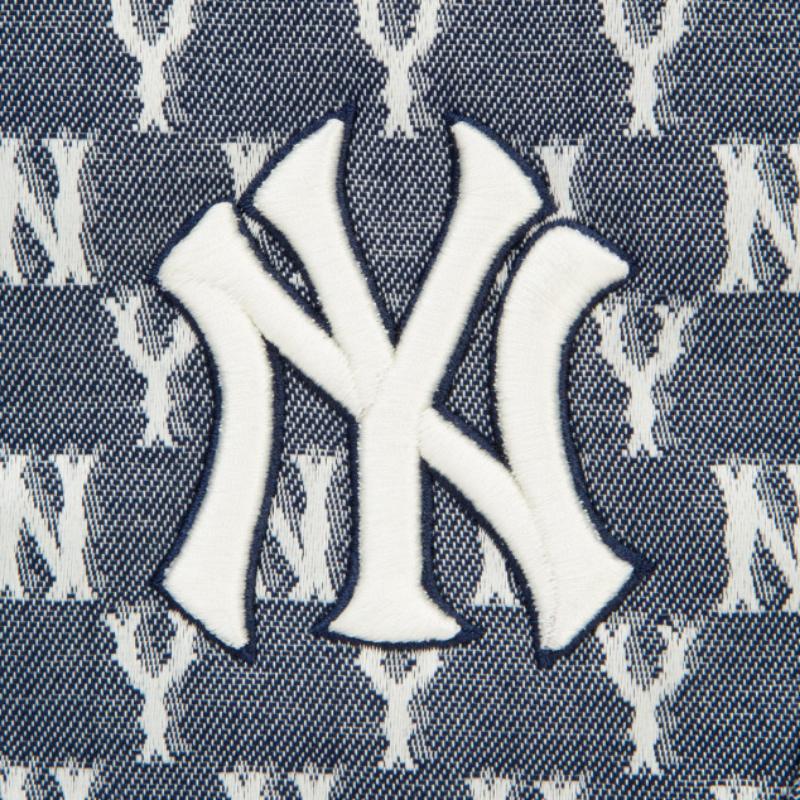 MLB Korea - New York Yankees Monogram Jacquard Neck Pouch