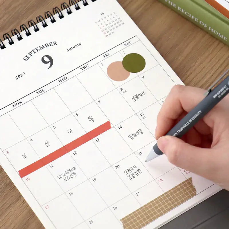 Iconic - 2023 Desk Scheduler - ICONIC - Calendar - Harumio