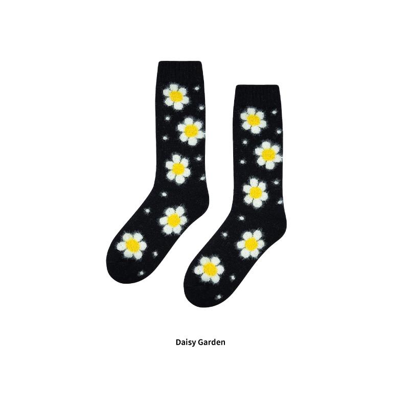 Wiggle Wiggle - Clumppy's Winter Socks