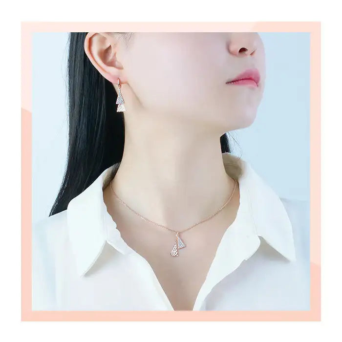 CLUE - Elegant Triangle Silver Necklace - CLUE - Jewelry - Harumio