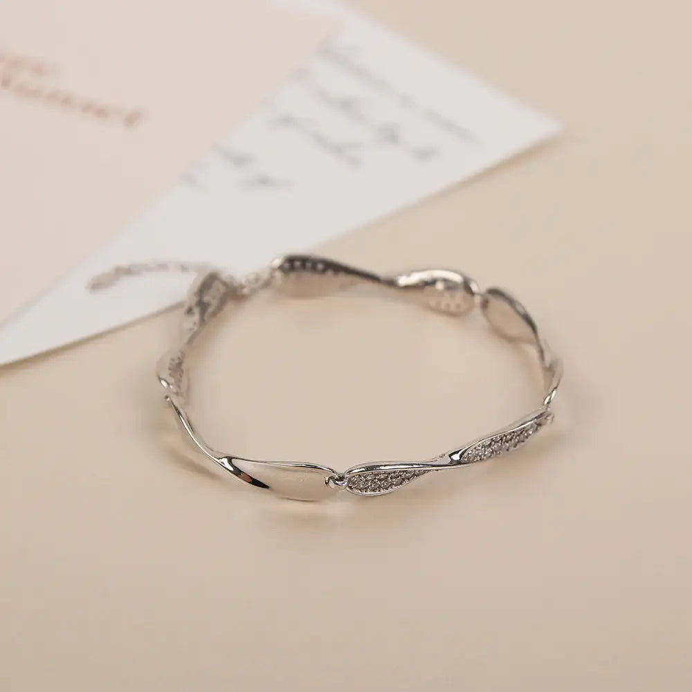 CLUE - Twist Silver Bracelet