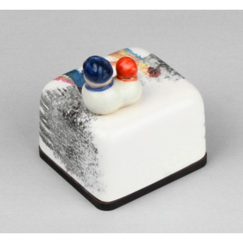 HK Studio - Moony Ceramic Winter Couple Musical Paperweight - HK Studio - Music Box - Harumio