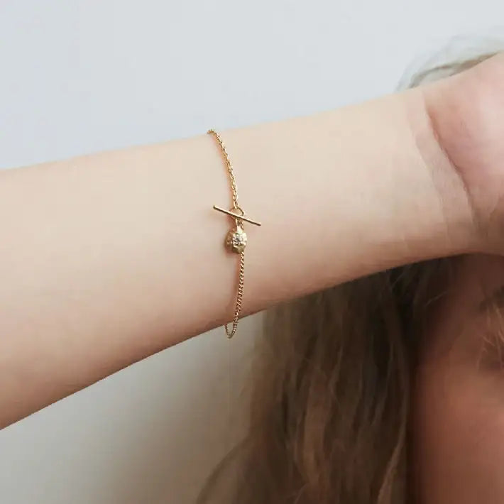 CLUE - C Collection Vintage Pendant Toggle Bracelet - CLUE - Jewelry - Harumio