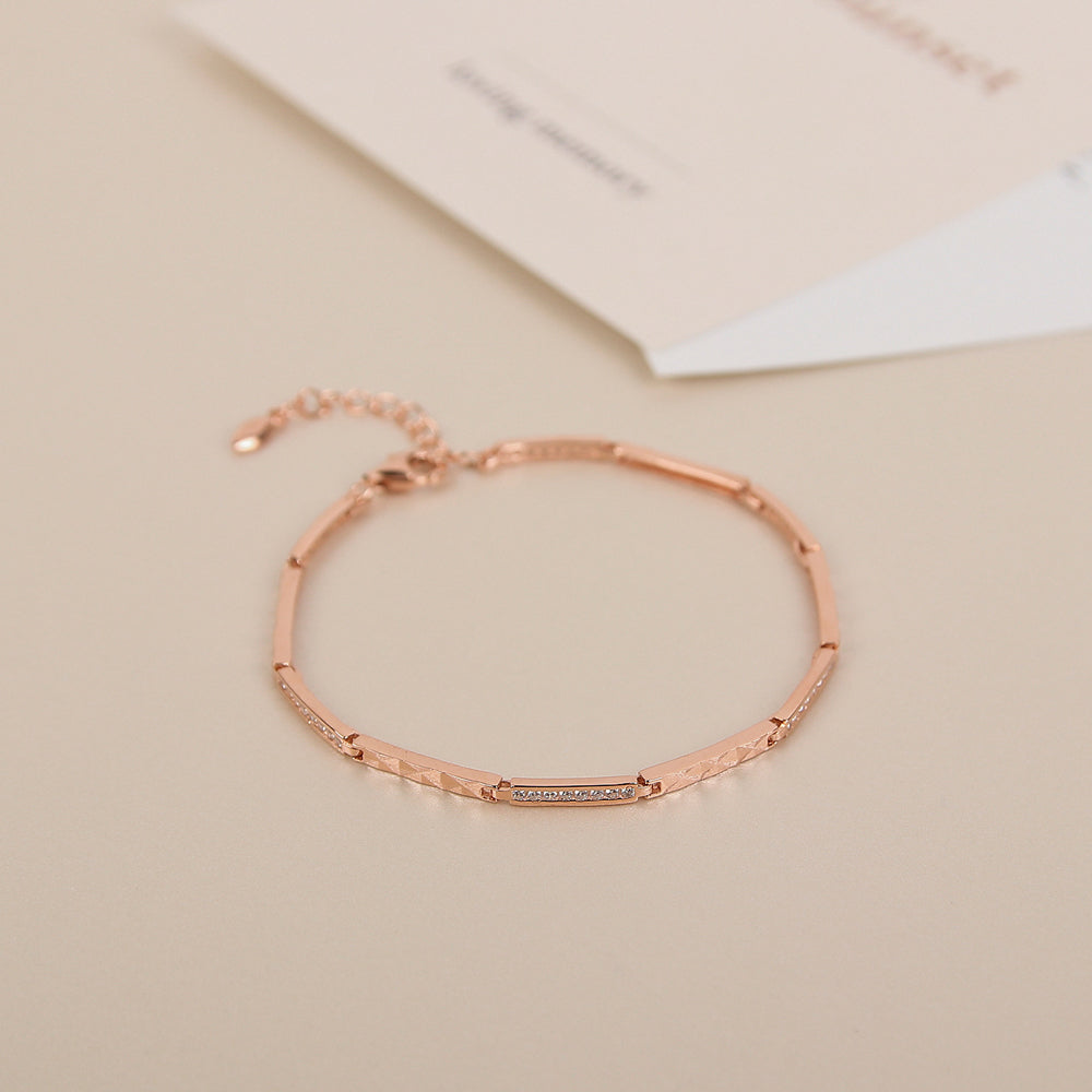 CLUE - Shining Cutting Cue Silver Bracelet